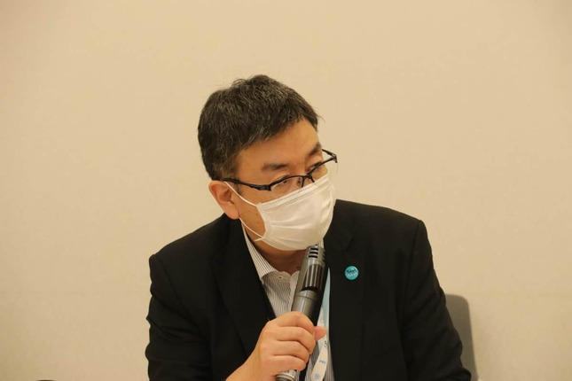 Takehiro Midorikawa of the Bureau of Industrial and Labor Affairs of Tokyo Metropolitan Government takes part in the hearing.